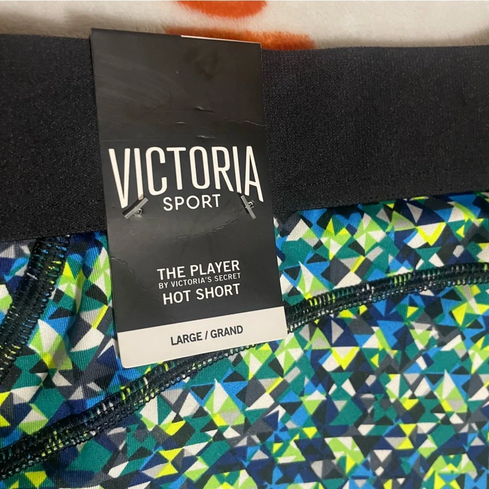 Victoria Sport Patterned Shorts Blue and Green Sz L